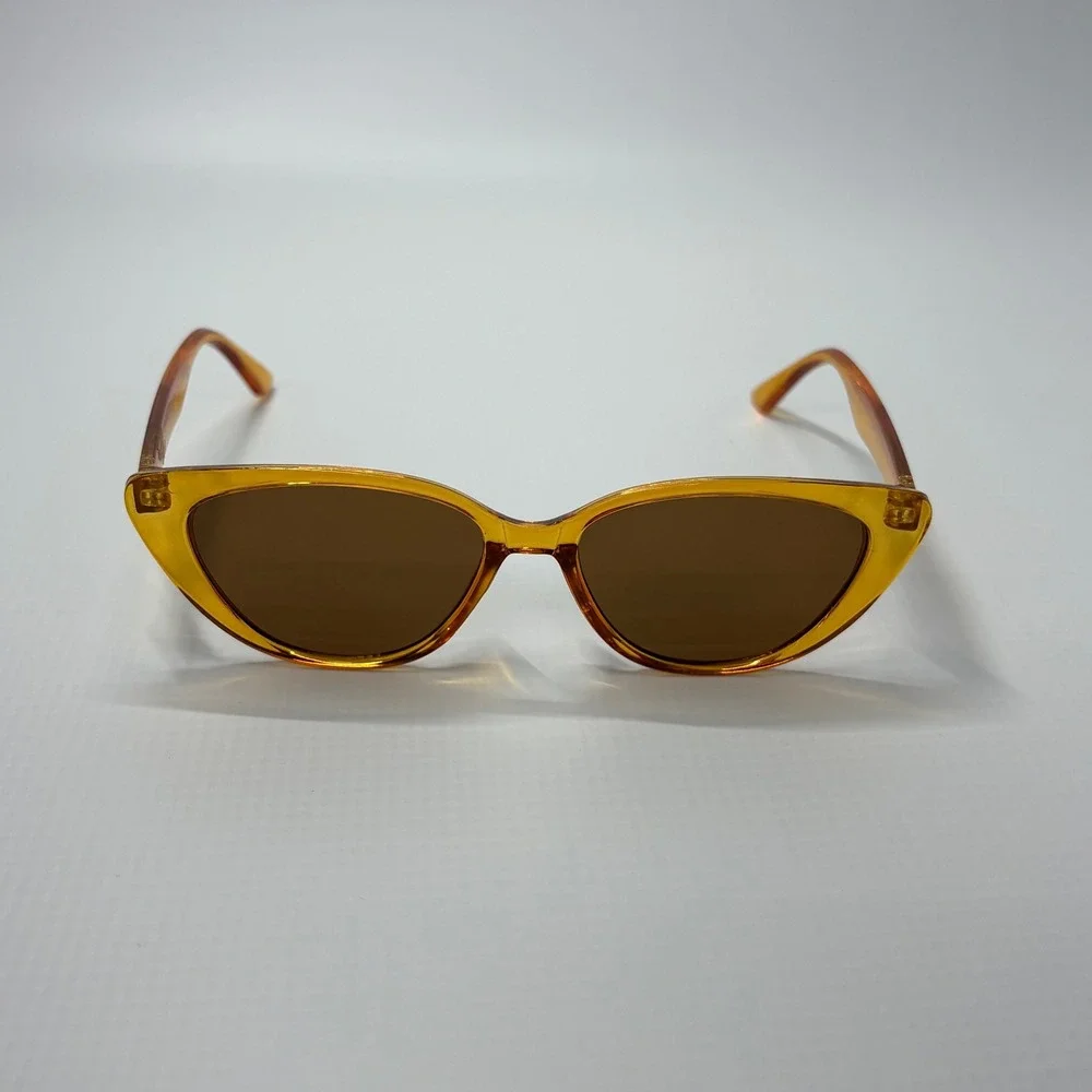 Foster Grant Womens NS0124 Cat Eye Sunglasses Yellow Amber Translucent Brown